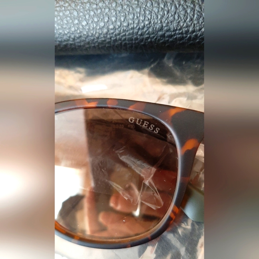 Guess Dark Havana Sunglasses *NWT* - Picture 15 of 16
